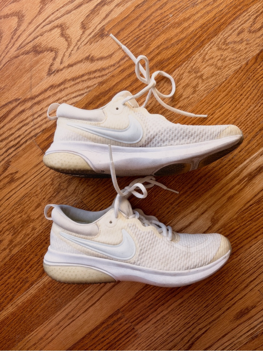 Nike Women's White Lightweight Mesh Athletic Sneakers